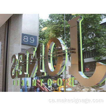 Instal·lació de logotip corporatiu